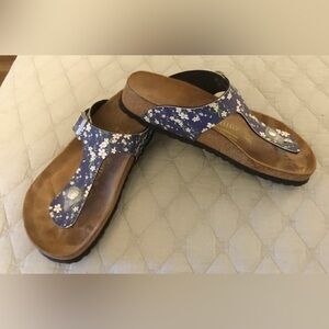 Women’s Papillio Birkenstock Navy Floral Thong Sandals - SZ US 6/EU 37 - EUC